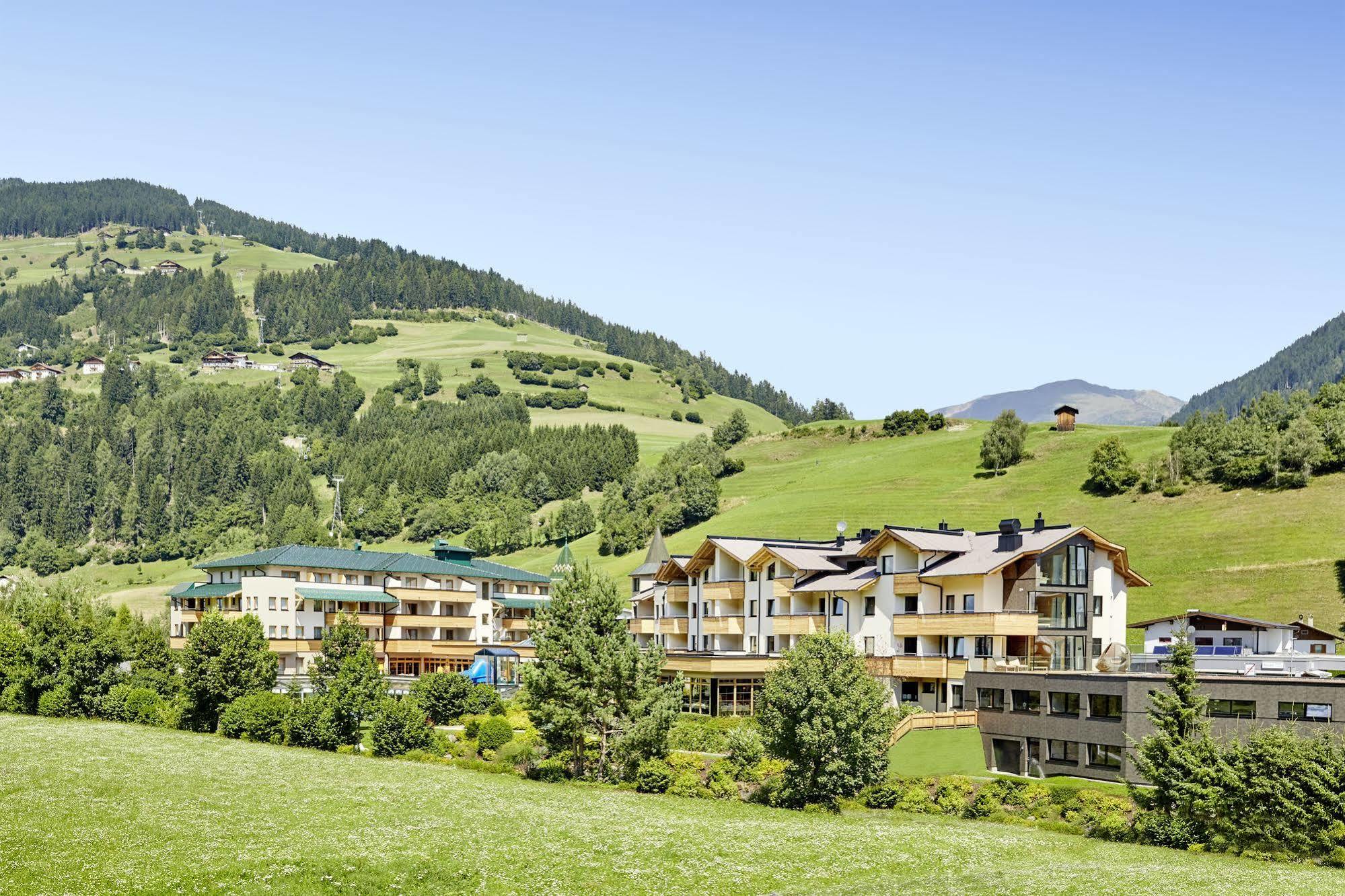 Dolomiten Residenz - Sporthotel ジリアン エクステリア 写真